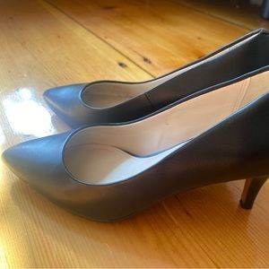 Cole Hahn Black pumps size 5.5